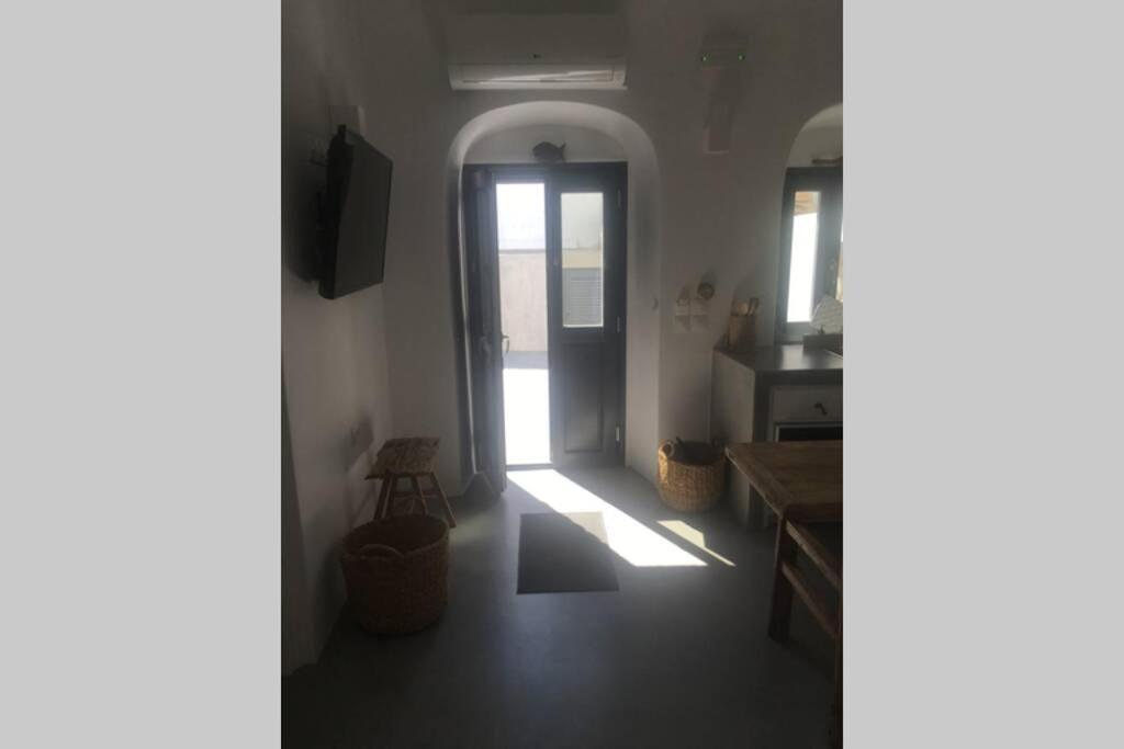 Santorini Folia Cave House With Jacuzzi Villa Pýrgos Екстериор снимка