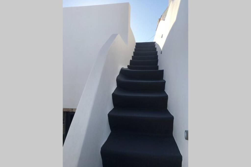 Santorini Folia Cave House With Jacuzzi Villa Pýrgos Екстериор снимка
