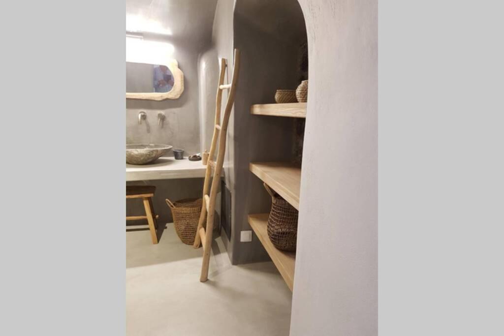 Santorini Folia Cave House With Jacuzzi Villa Pýrgos Екстериор снимка