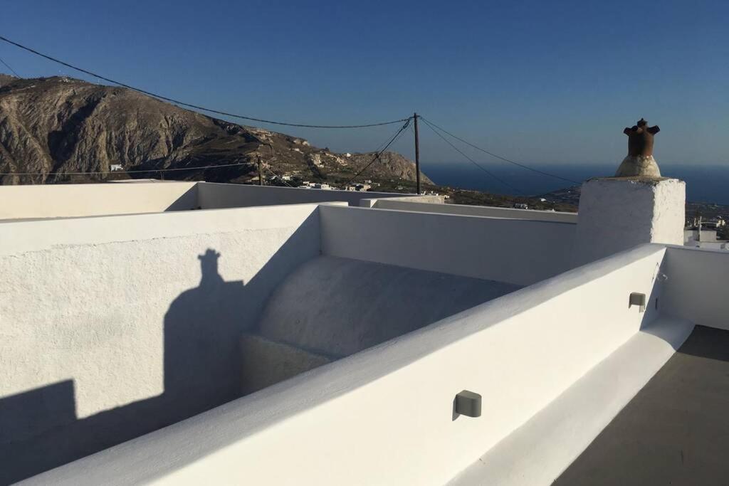 Santorini Folia Cave House With Jacuzzi Villa Pýrgos Екстериор снимка