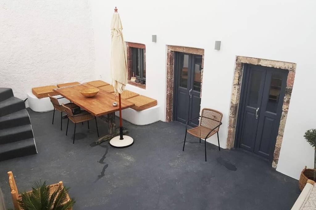 Santorini Folia Cave House With Jacuzzi Villa Pýrgos Екстериор снимка