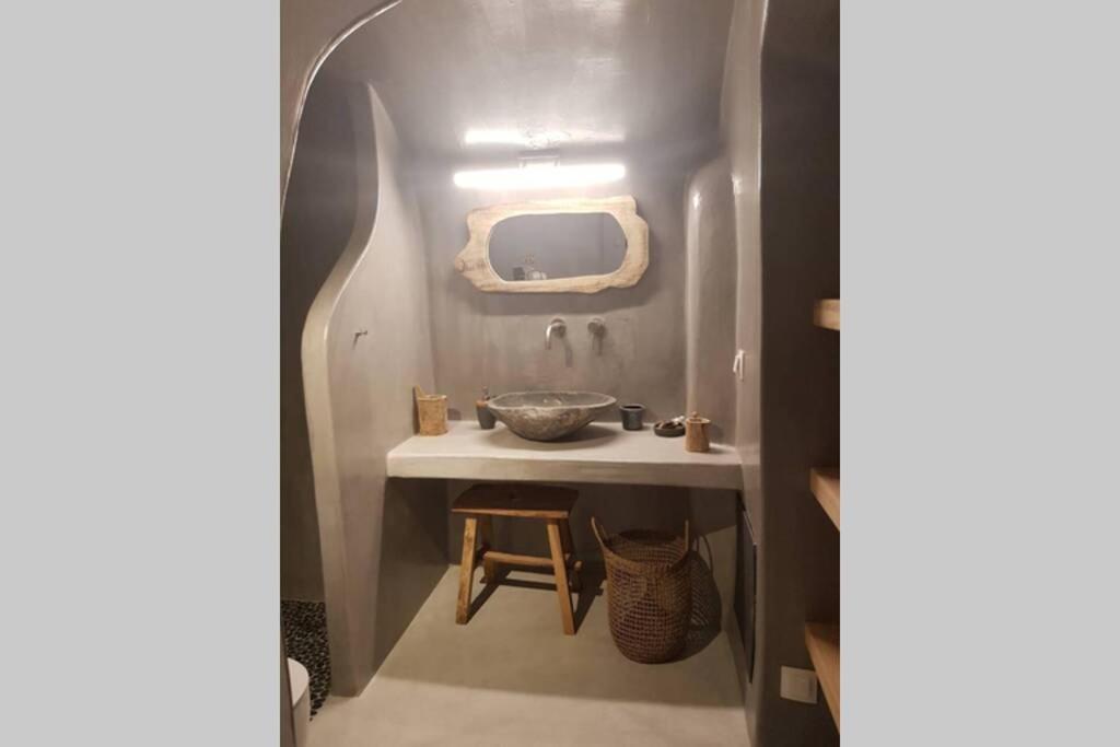 Santorini Folia Cave House With Jacuzzi Villa Pýrgos Екстериор снимка
