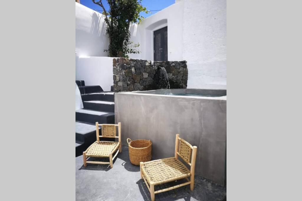 Santorini Folia Cave House With Jacuzzi Villa Pýrgos Екстериор снимка