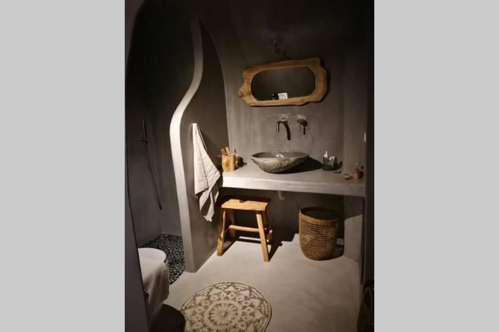 Santorini Folia Cave House With Jacuzzi Villa Pýrgos Екстериор снимка