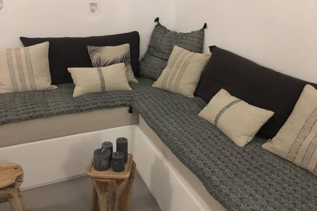 Santorini Folia Cave House With Jacuzzi Villa Pýrgos Екстериор снимка