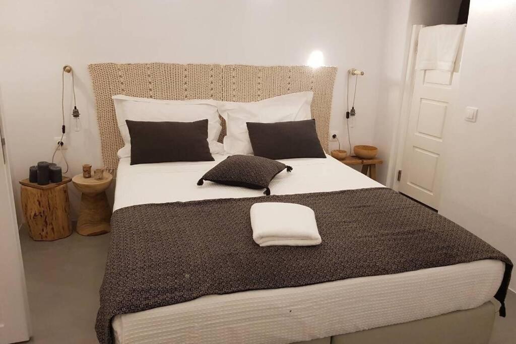 Santorini Folia Cave House With Jacuzzi Villa Pýrgos Екстериор снимка