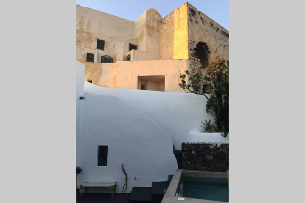 Santorini Folia Cave House With Jacuzzi Villa Pýrgos Екстериор снимка